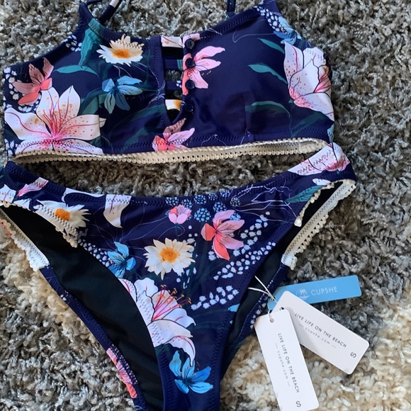 NWT Cupshe Navy Floral Cutout Bikini Set - Picture 6 of 10